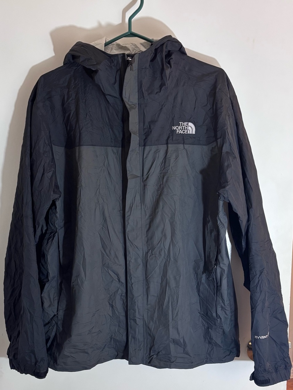 The North Face HyVent 2.5L Men's Black Rain Jacket Size Large